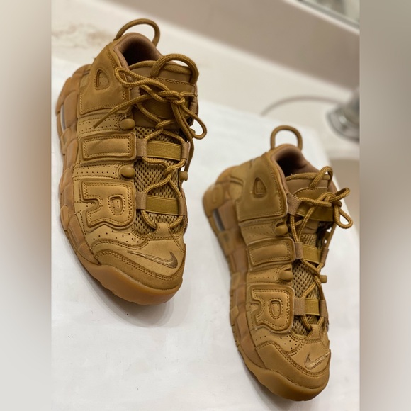 Nike Air More Uptempo child Boy size 5 inch excellent condition - Picture 1 of 7